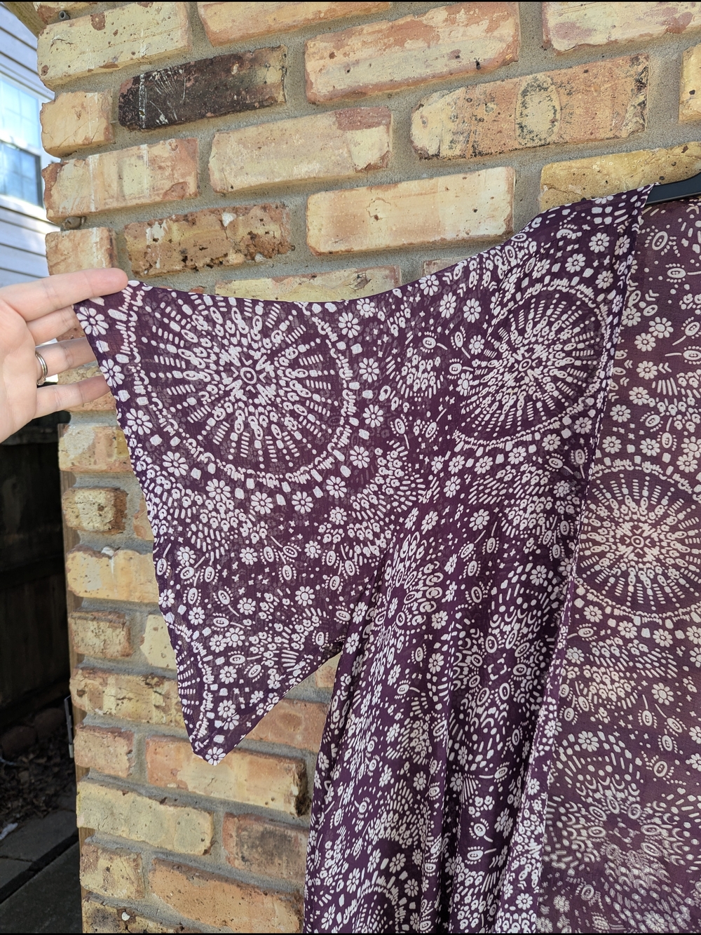 Torrid Plum and White Floral Short Sleeve Kimono - Picture 2 of 4